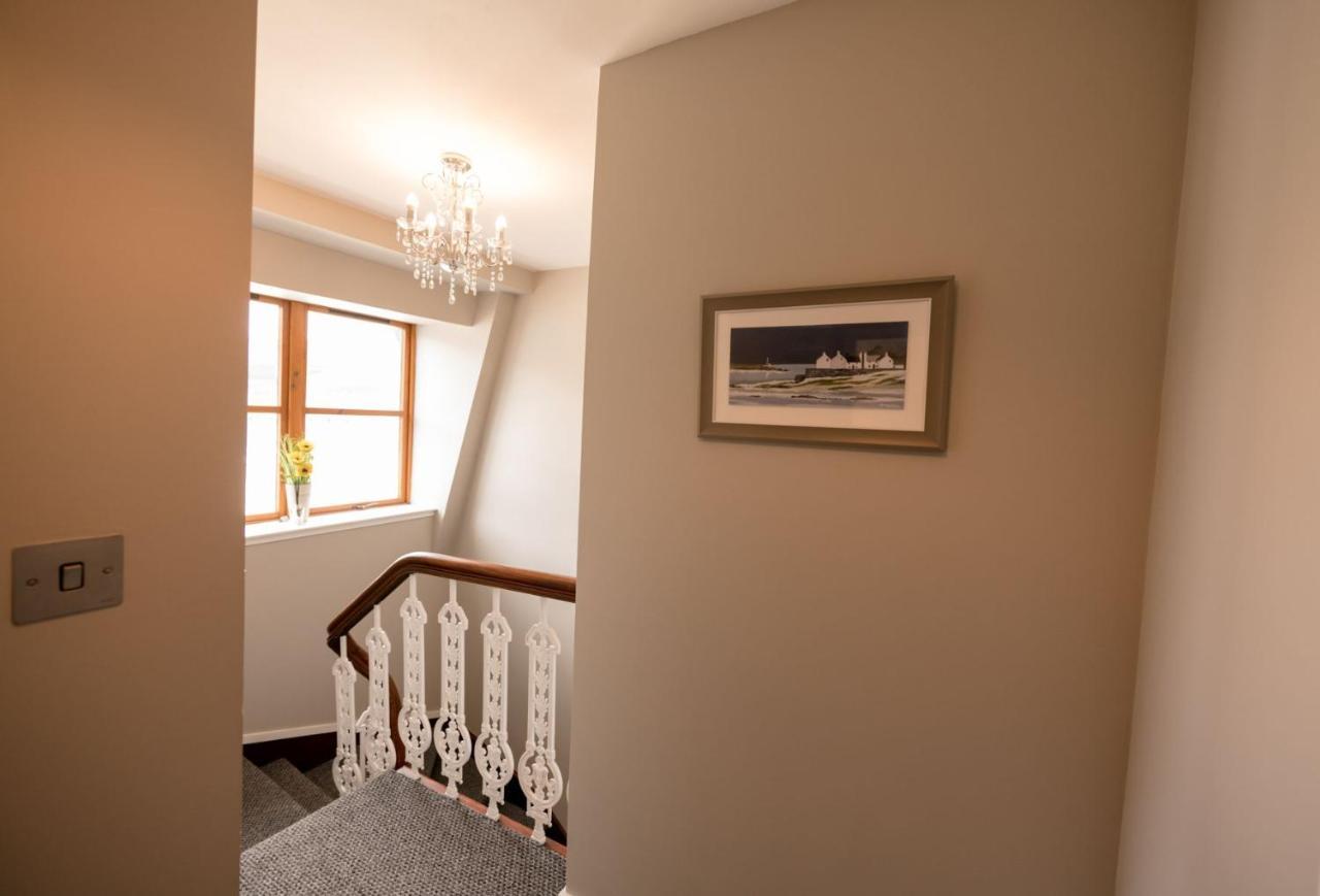 The Townhouse Villa Fort William Exterior photo